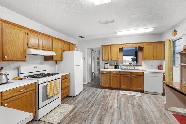 KĂŒhlschrank, Mikrowelle, Ofen, Herdplatte