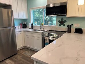 Fridge, microwave, oven, stovetop - Newly Remodeled Wine-Country Retreat (Fallbrook)