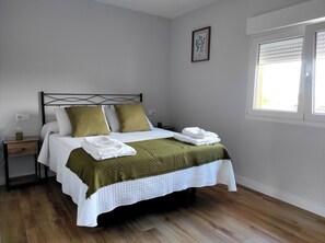 2 chambres, fer et planche Ă repasser, accĂšs au Wi-Fi (inclus)