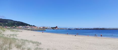 Una playa cerca