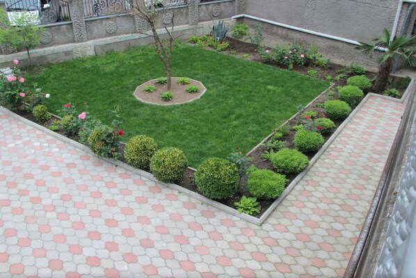 المنطقة المحيطة بالمنشأة