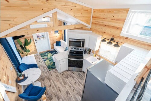 Tiny House Cabin w/Private Firepit + Boat Parking Mins to Boat Ramps