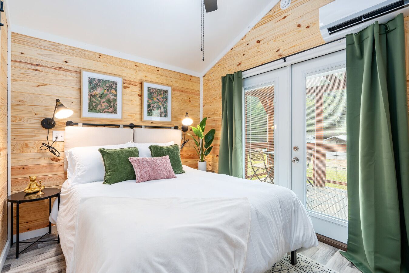 2 habitaciones, escritorio, tabla de planchar con plancha y wifi gratis 