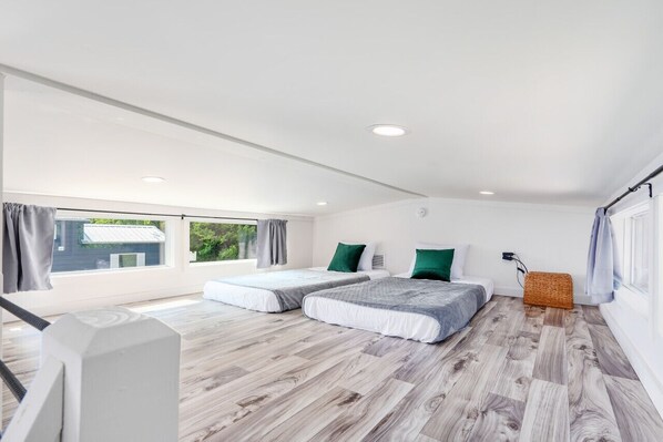 2 slaapkamers, een bureau, een strijkplank/strijkijzer, gratis wifi