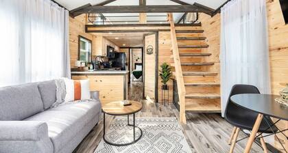 Pet Friendly + Dog Park + Outdoor Games & Firepit Mins to Guntersville