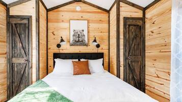 2 quartos, escrivaninha, ferros/tábuas de passar roupa