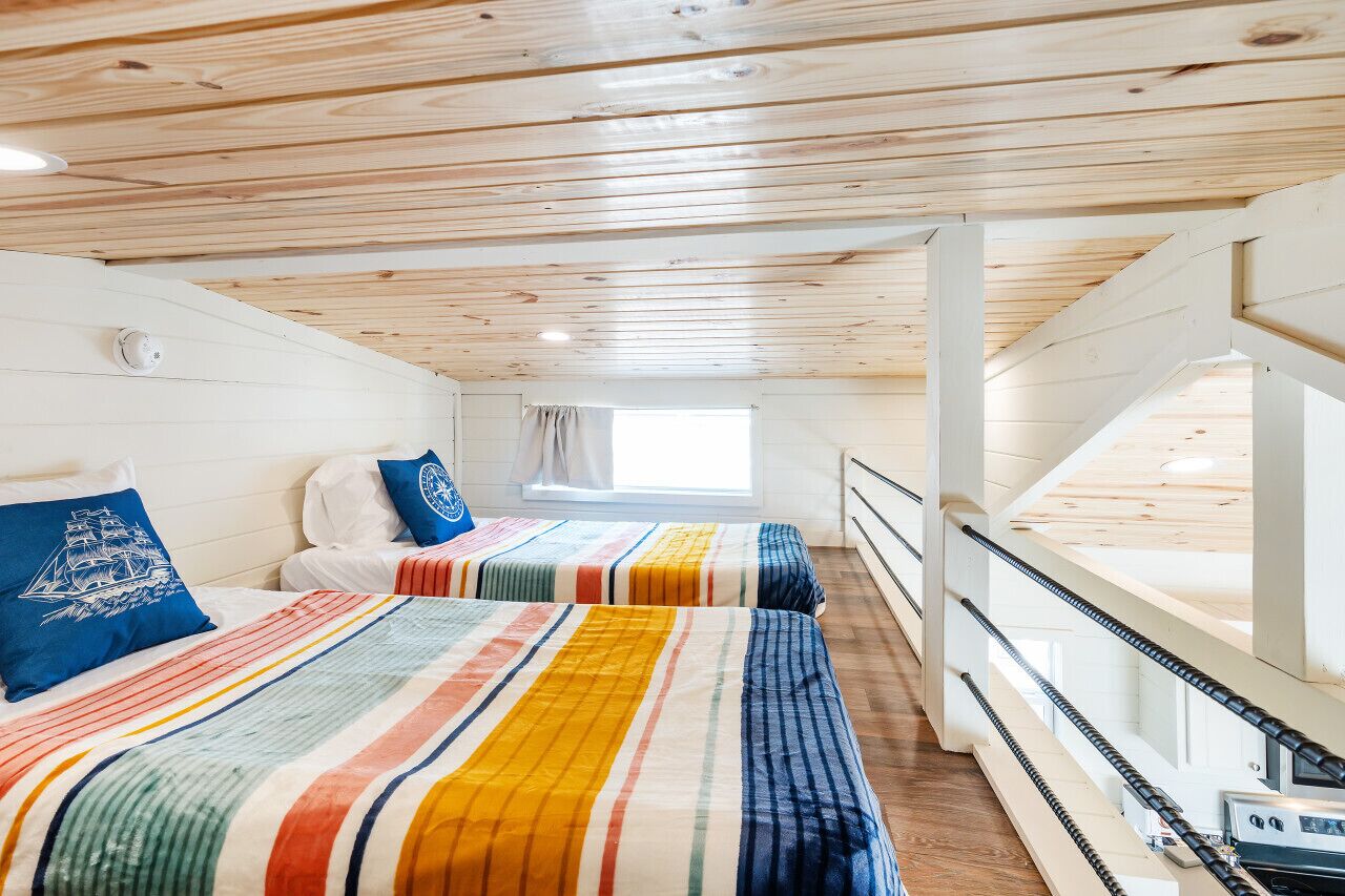 2 bedrooms, desk, iron/ironing board, travel cot