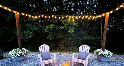 Pet-Friendly Tiny Home Near Lake Guntersville