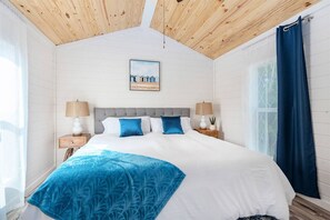 2 bedrooms, desk, iron/ironing board, free WiFi