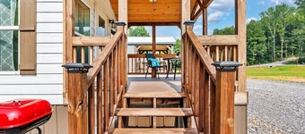 A Little Wanderlust | Cozy Tiny Home for Explorers | King Bed • Pet-Friendly • Fire Pit