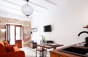 TV - Charm in Siotto Pintor (Cagliari)