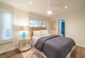 3 bedrooms, iron/ironing board, WiFi, bed sheets - "Seaside Serenity: Your Dream Beach Vacation Awaits, Just Steps from the Sand!" (Hermosa Beach)