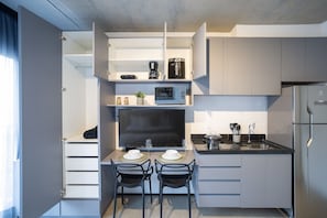 Apartamento básico | Cocina privada | Frigorífico y utensilios de cocina