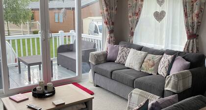 Ellis Retreats @ Tattershall Lakes