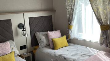 3 makuuhuonetta, silitysrauta/-lauta, vauvan matkasänky, ilmainen Wi-Fi