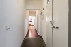 Interior - Osteria del Guanto in Florence by Mmega (Firenze)