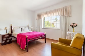 3 quartos, Wi-Fi, roupa de cama