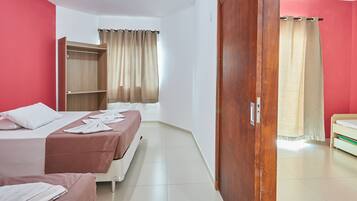 Suíte conforto | Roupas de cama antialérgicas, escrivaninha