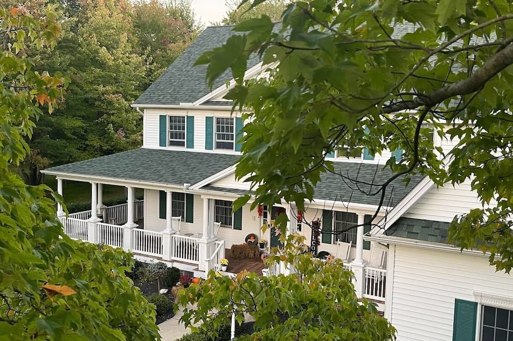 The Inn at Woodsong Acres - Cherry Hill, PA