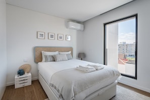 1 chambre, bureau, fer et planche à repasser, accès à Internet