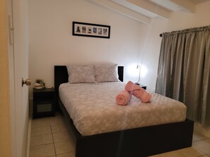 1 soveværelse, sengetøj