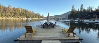 chic old style cabin, forest suite & dome lake front. Private beach and own dock