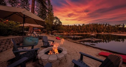 Lakefront Cabin with Private Beach, Redwood Dock, Kayaks & Stargazing Dome