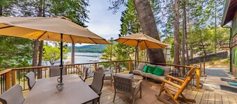 
Lakefront Retreat in Willow Cove w Private Beach • Spa • Star Dome • Cottage