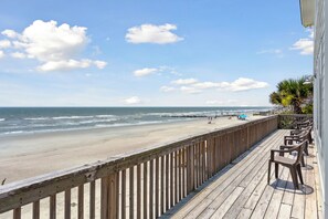 On the beach - 1575 East Ashley! Direct beach access, free wifi, wrap-around oceanfront porch (Folly Beach)