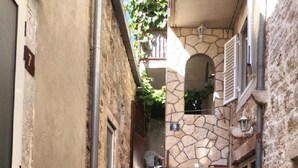 Apartment - Lidija Apartments in the Centre - SA2 2 1 (Vis)