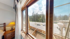 Interior - Hearthstone Lodge #309 (Sun Peaks)