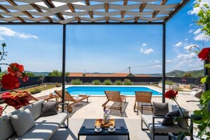 House | 2 bedrooms - Holiday Houses, Villas Pax - With Pool (Marina)