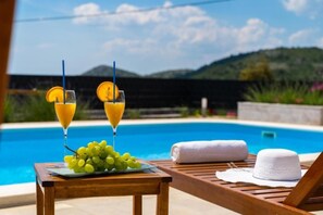House | 2 bedrooms - Holiday Houses, Villas Pax - With Pool (Marina)