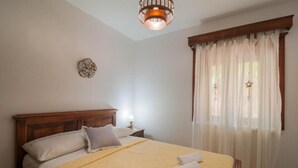 Unclassified image, 4 of 45, button - Holiday Houses, Villas Lumos - Panoramic View & Olive Garden (Postira)