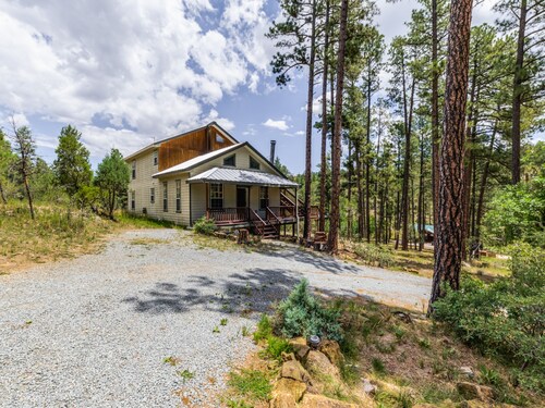 Hidden Forest Lodge by Ruidoso Vacation Rentals