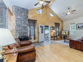 House (3 Bedrooms) | Property amenity