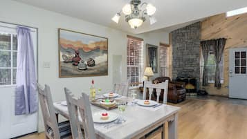 Nhà (3 Bedrooms) | Tiện nghi, dịch vụ nơi lưu trú