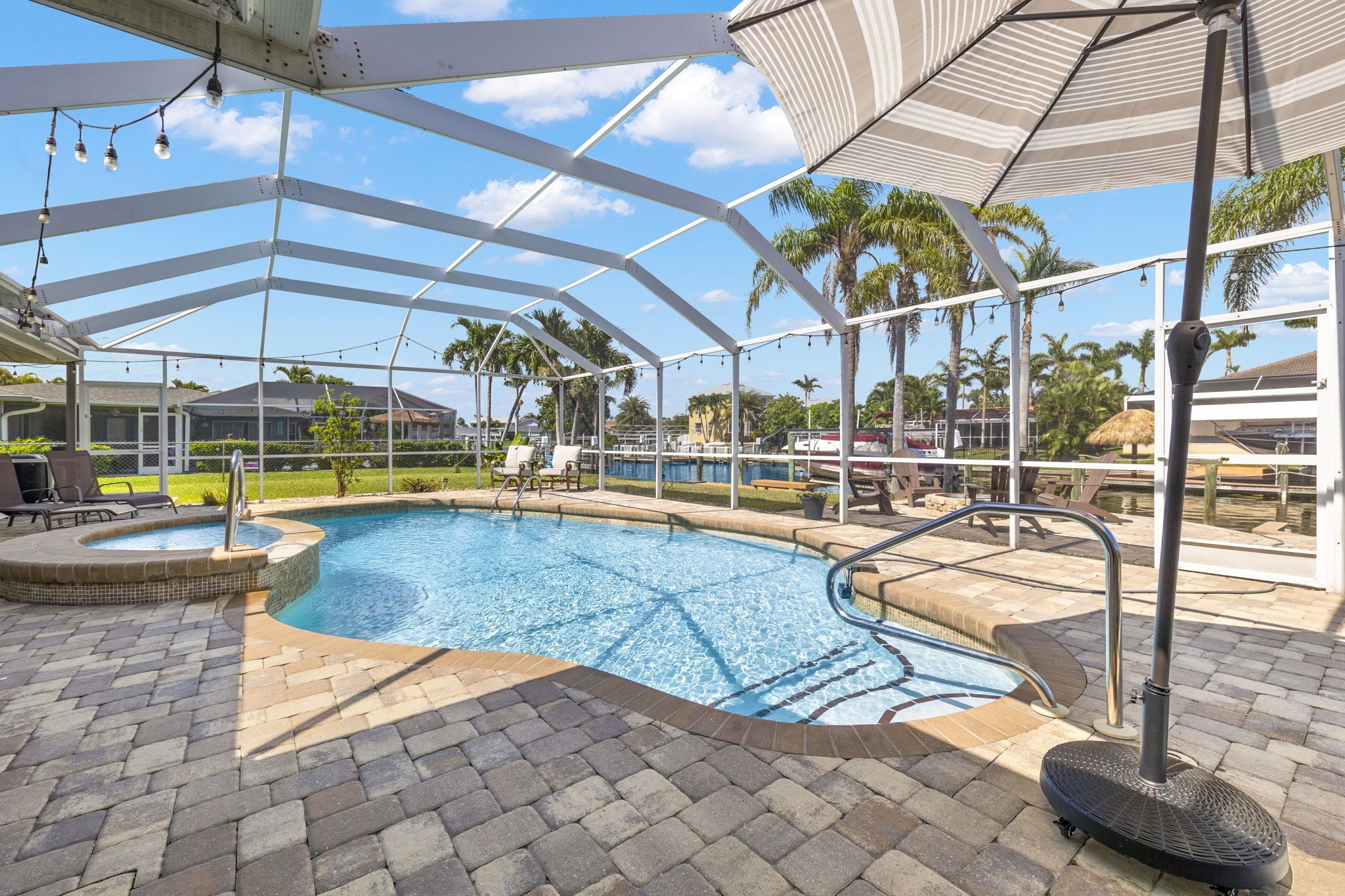 室外游泳池和溫水游泳池