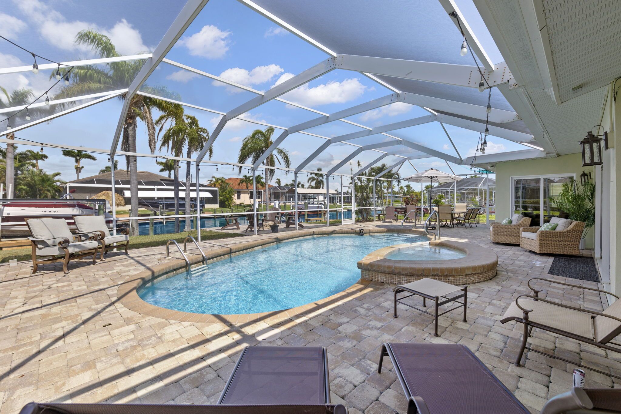 室外游泳池和溫水游泳池