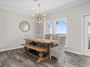 Casa (4 Bedrooms) | Servicio de la propiedad