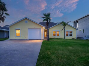 Property amenity - The Castaway by Miss Kitty’s (Rockport)