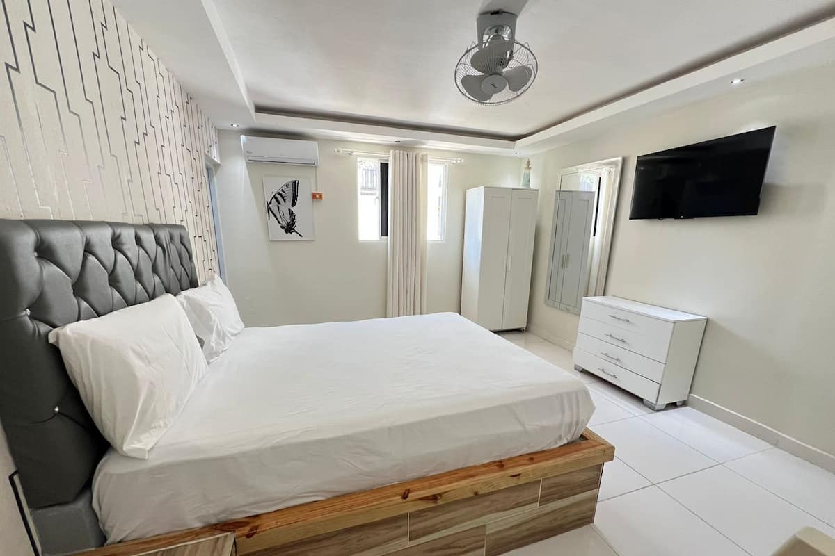 1 bedroom, individually decorated, individually furnished