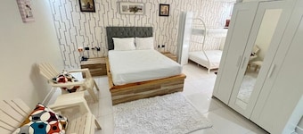 Hotel 1325