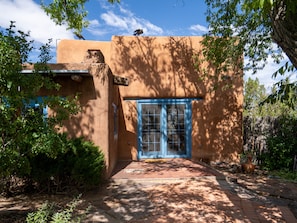 House (3 Bedrooms) | Property amenity - Caster's Retreat by Kokopelli Property Management (Santa Fe)