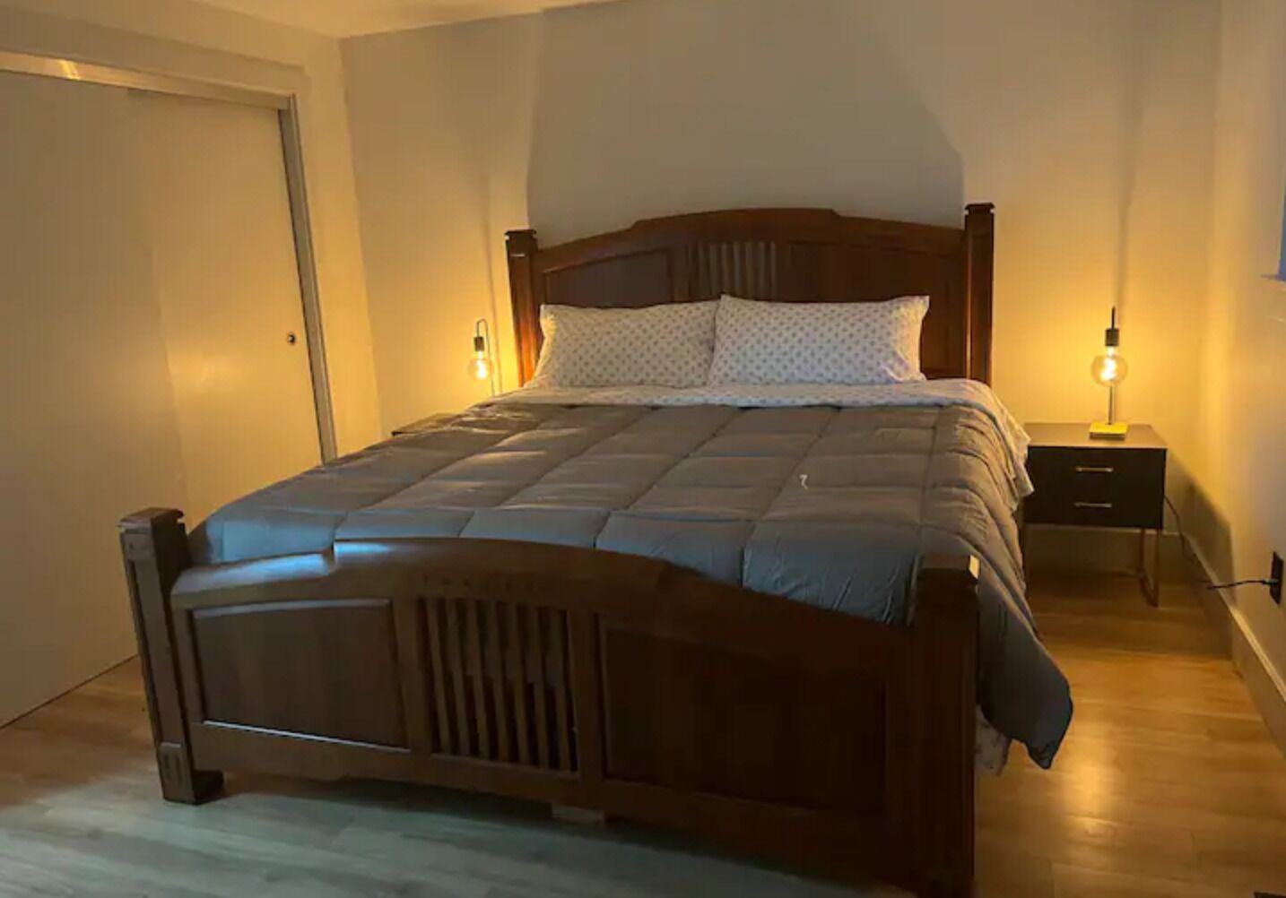 4 chambres, fer et planche à repasser, Wi-Fi gratuit, draps fournis