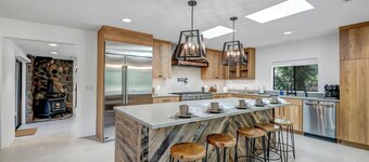 On The Creek  With Private Creek Access & Luxury Retreat!