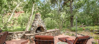 On The Creek  With Private Creek Access & Luxury Retreat!