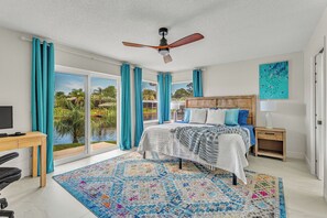 3 camere, una scrivania, ferro/asse da stiro, culla da viaggio