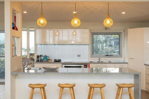 Ferienhaus | Eigene Küche | Großer Kühlschrank, Mikrowelle, Ofen, Herdplatte