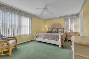 3 bedrooms, iron/ironing board, free WiFi, bed sheets - Waterfront 3 BR House w/ Pool and Dock! - Mantoloking (Mantoloking)